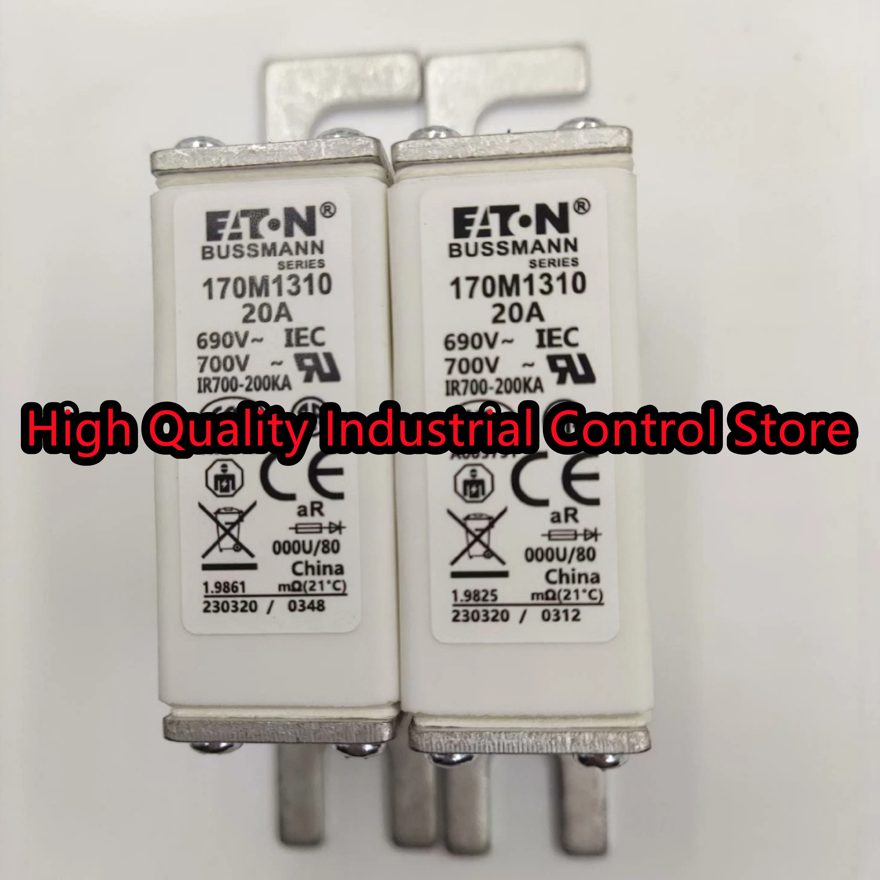 

Fuse 170M1310 170M1311 new in box