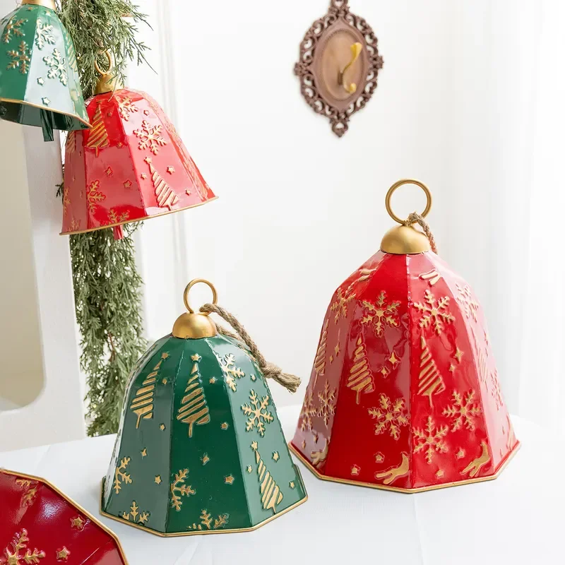3pcs Christmas Wrought Iron Bell Pendant Red Green Snowflake Relief Retro Wall Hanging Ornament for Window Home Party Decor