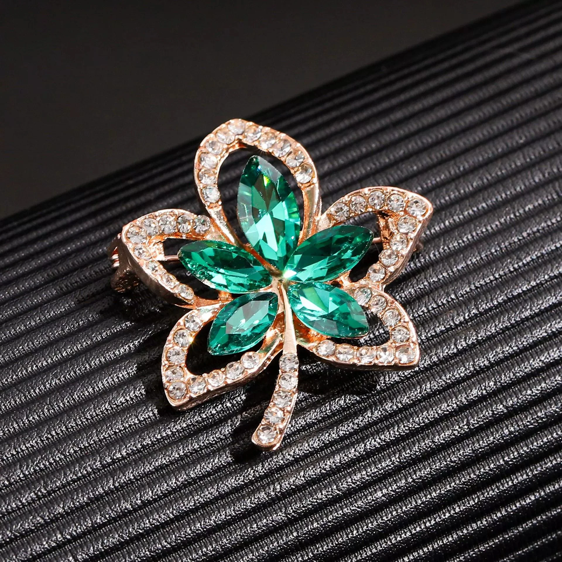 เข็มกลัดดอกไม้สไตล์เกาหลีสำหรั - Women Accessories Bouquet บทวิจารณ์และราคา