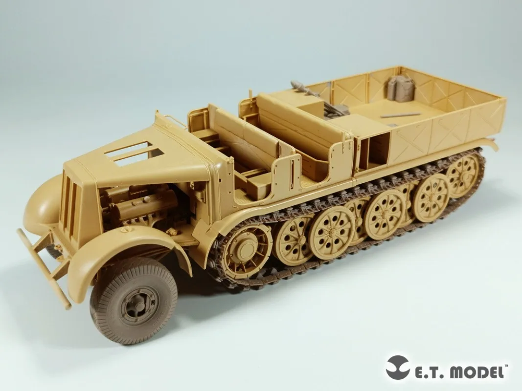 etmodel-1-35-wwii-german-sdkfz9-18t-famo-roues-avant-abaisrees-et-chenilles-fonctionnelles