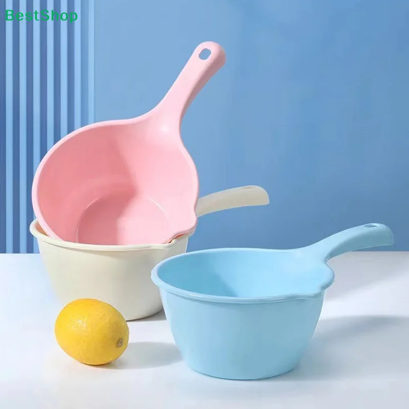 ☪Plastic Water Scoop with Handle, Multi-Purpose Bathing Ladle for Kitchen, Bathroom, Garden