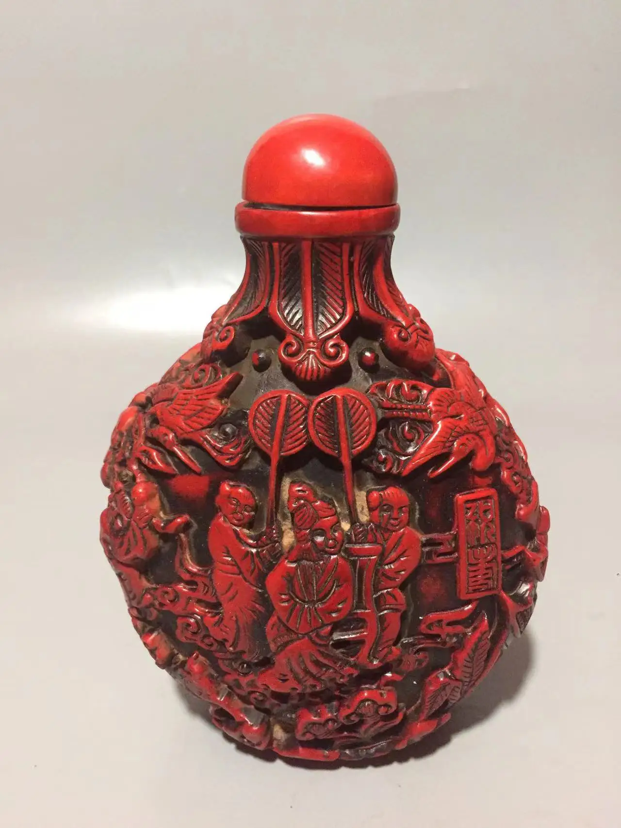 Rare Qing Dynasty CHINESE Old Coral Carved SNUFF BOTTLE,Fisherman,582g(weight),Free shipping