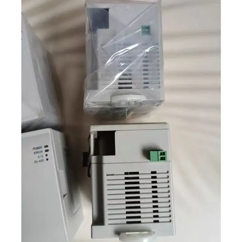 Teste do módulo PLC DVP08TC-H2 de segunda mão OK, entrega rápida