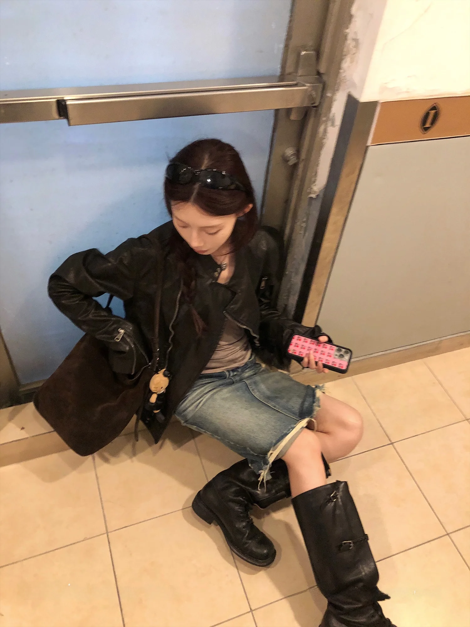 Jaqueta Feminina de Couro PU Preta Estilosa para Motociclistas, Nova Coleção Primavera, Estilo Industrial, Impermeável, Manga Longa