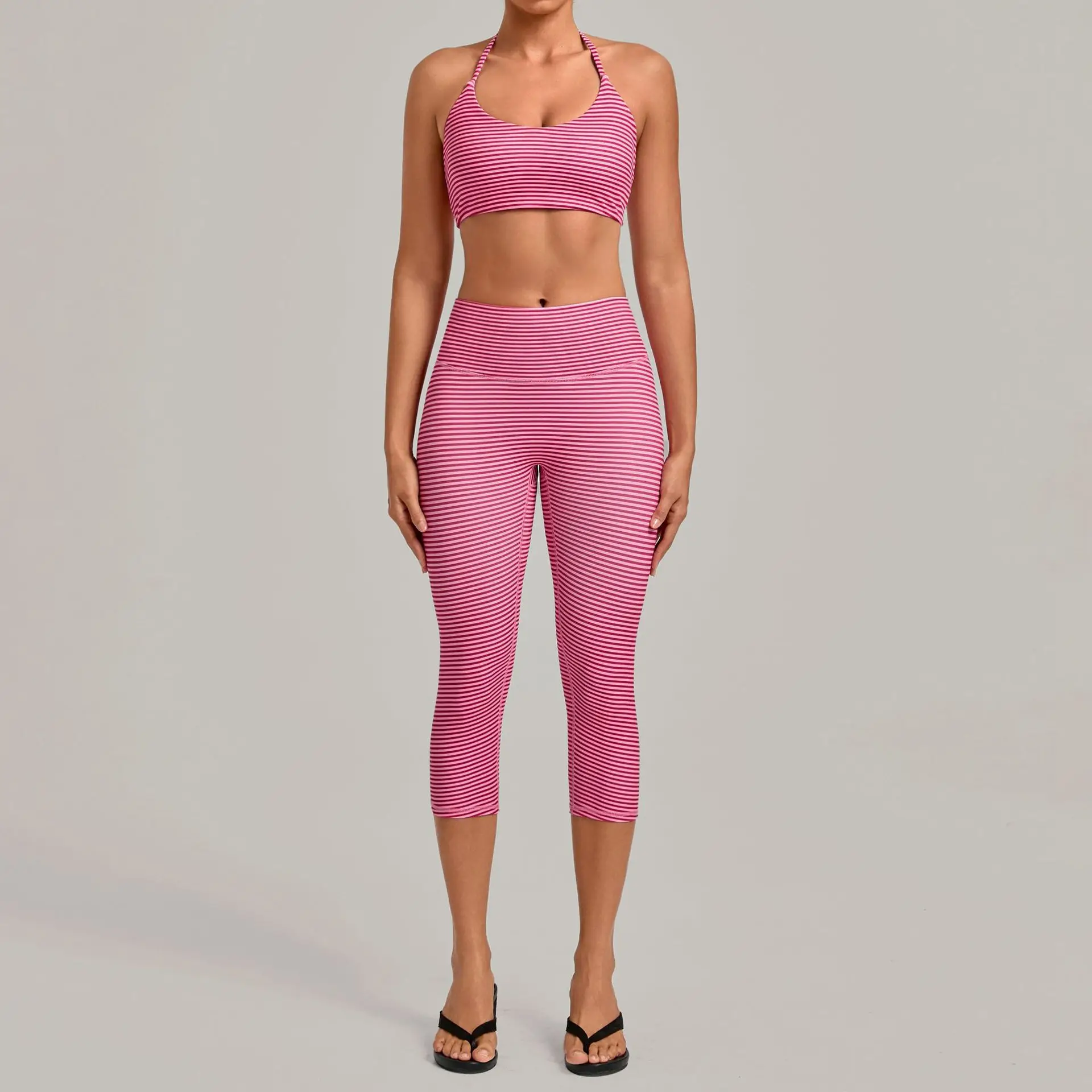 Vintage Print Yoga Sets Halter Neck Bra with Chest Pads High-waisted V-shaped Butt Lifting Capri Pants Gym Workout Activewear