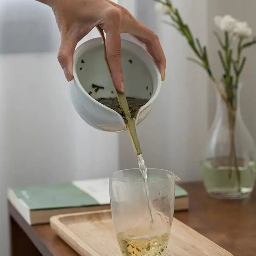 

Tea Whisk Set Ceramic Matcha Bowl Tea-Making Tools Tea Set Accessories Green Tea Mixing Bowl with Mouthpiece