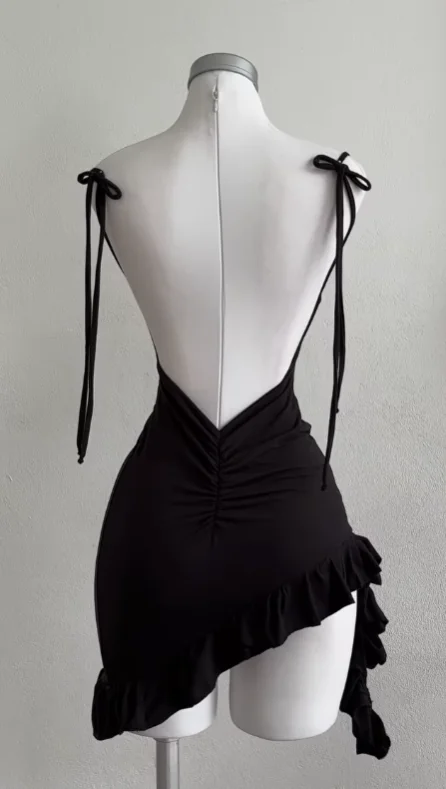 Vestido nuevo 2025 popular europeo y americano con estilo veraniego de alta gama Y2K sexy sin espalda con cordones y falda ajustada de chica atrevida 2