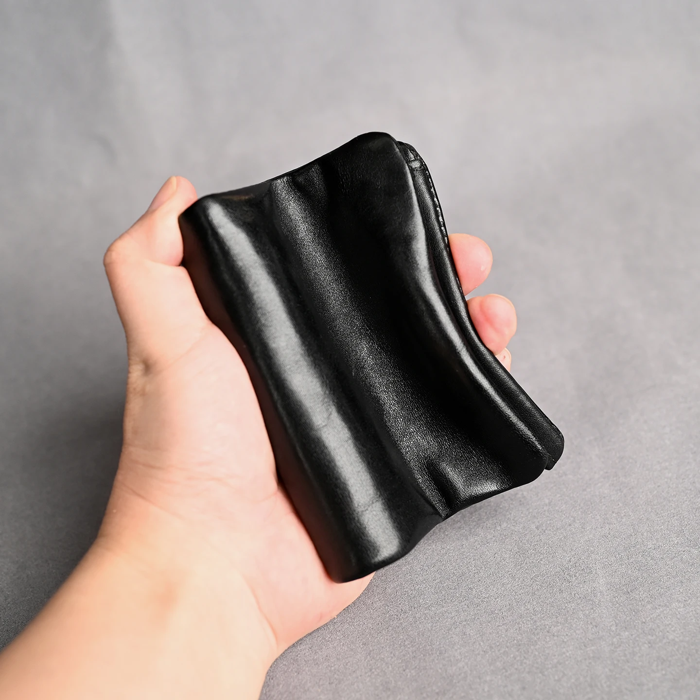 Genuine Leather Mini Wallet Top-Grain Cowhide Slim Card Holder Vintage Short Coin Purse Minimalist Small Money Bag