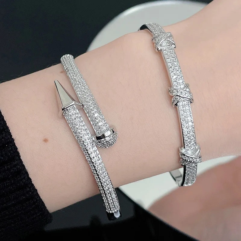 Fashion Temperament Geometric Full of Cubic Zirconia Bangle Bracelet with Buckle Ladies Platinum Plating Banquet Daily Jewelry