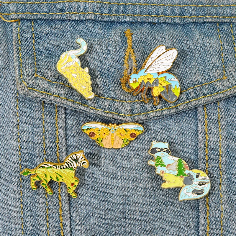 Cartoon Animal Landscape Brooch Butterfly Horse Bee Leopard Raccoon Metal Badge Clothing Accessories Bag Pins Wholesale