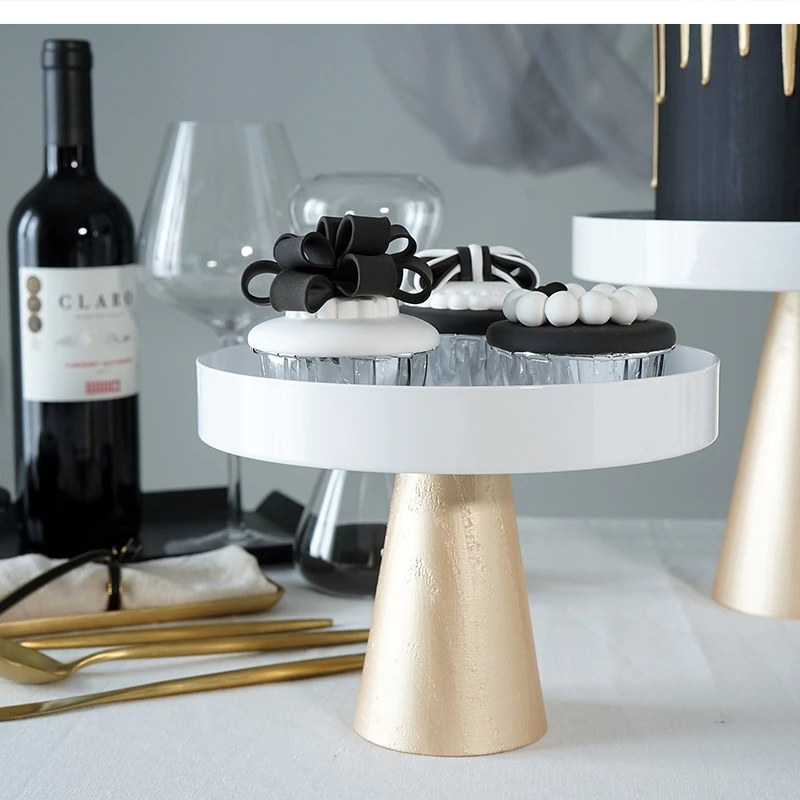 

Скандинавская металлическая тарелка для торта, простая домашняя тарелка для закусок, конфет, помады, ювелирных изделий, высокий поднос для хранения, современные аксессуары для украшения