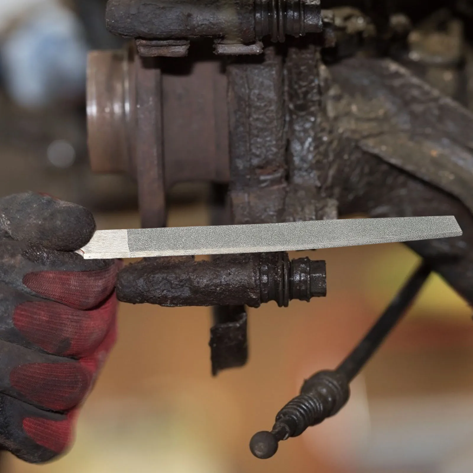 Плоский напильник с противоскользящей ручкой