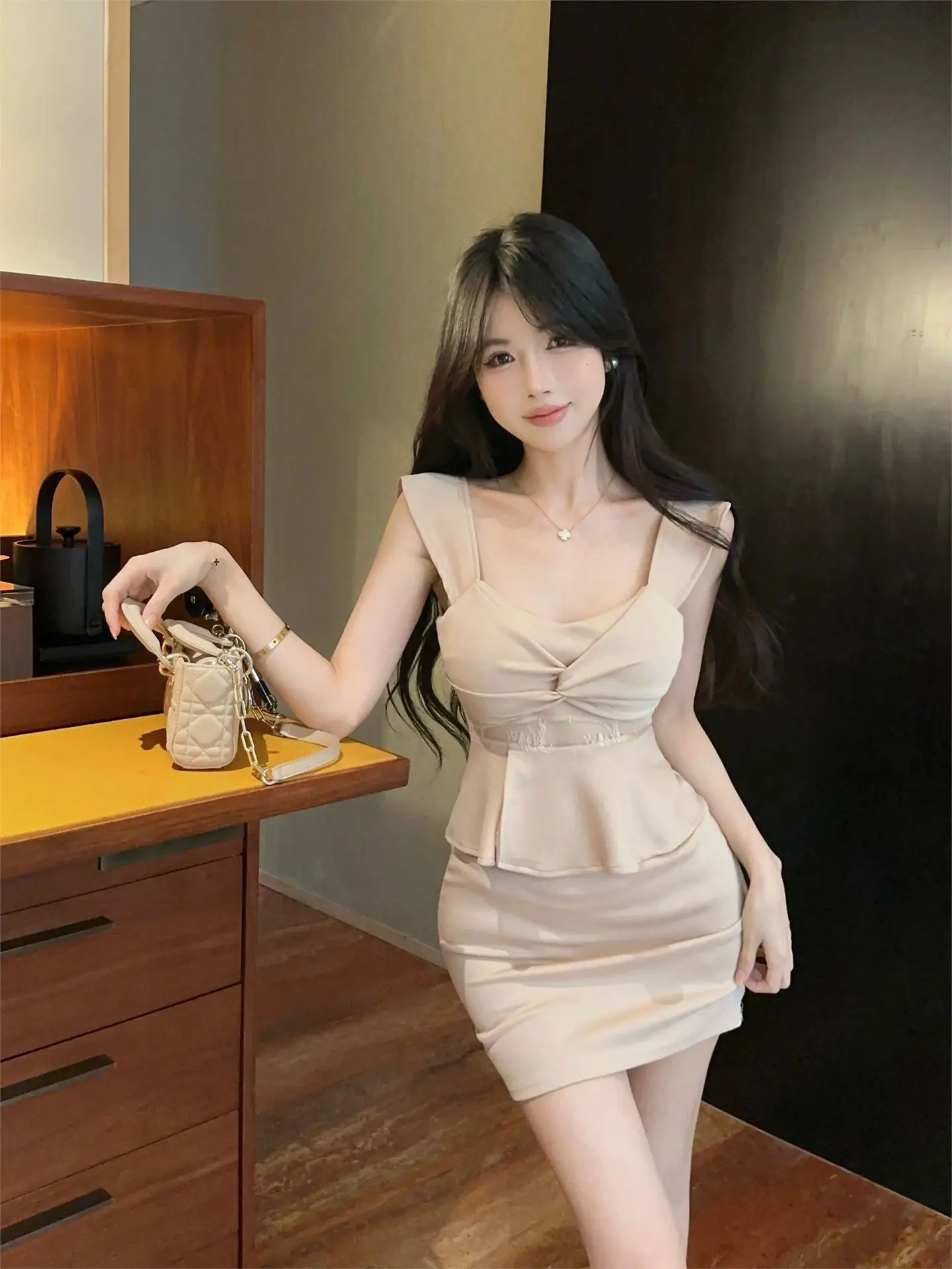 

2026 New Women's Elegant Secretary Style Bodycon Short Dress Fashion Twist Knot Lace Spliced Design Slim Fit Wear Hip Dresses
