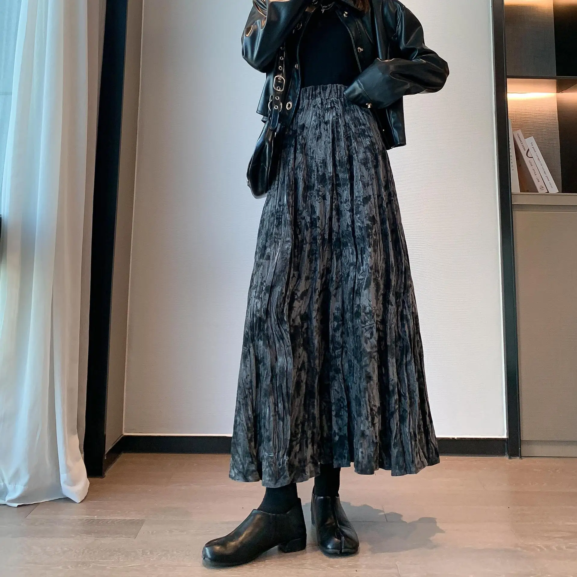 

Miyake Retro Tie-dye Printed Pleated Thickened Chenille Skirt for Women Autumn Winter 2025 New Printed High-waisted A-line Skirt