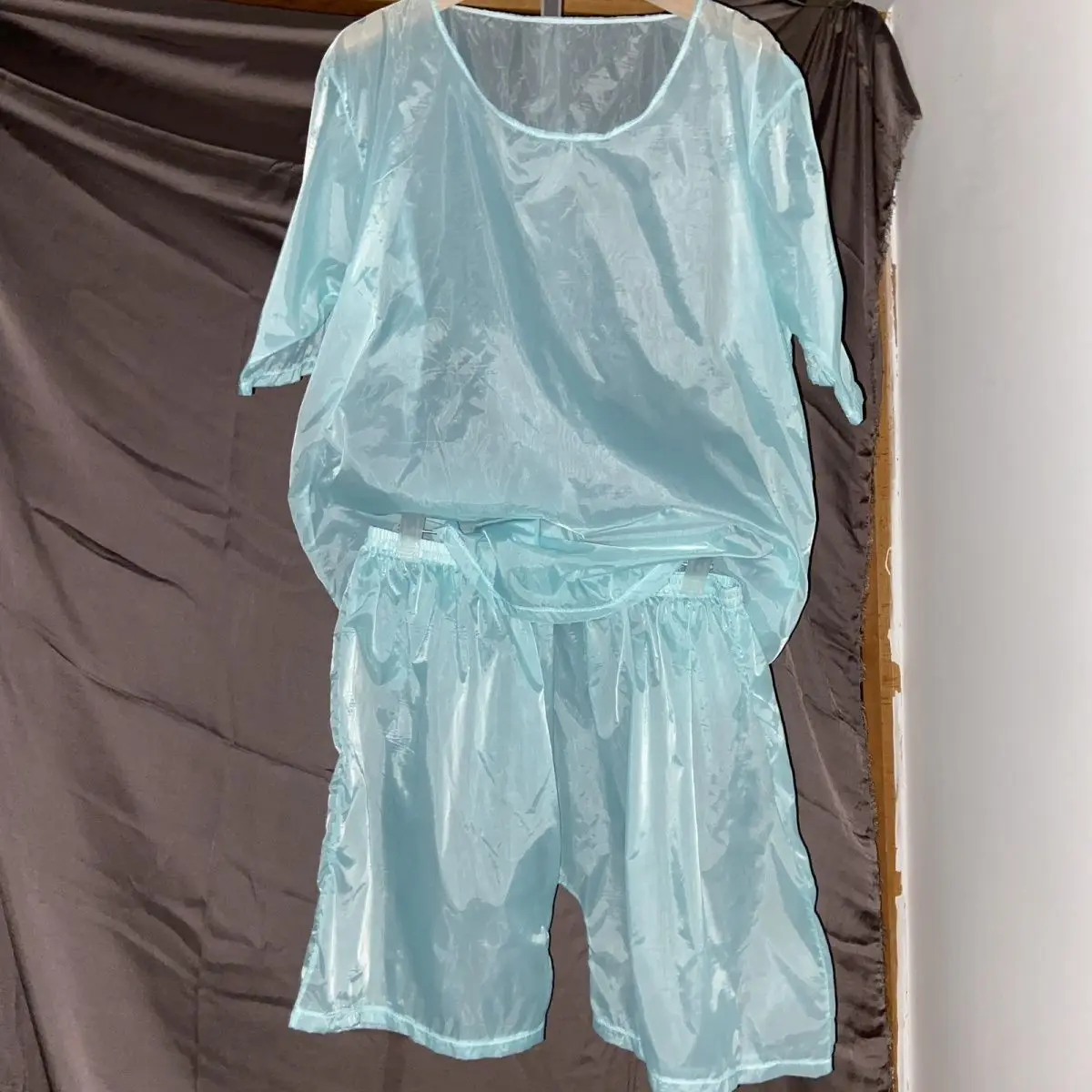 

Men's Sexy Silky Smooth See Through T-shirt Shorts Women Erotic 2 Pieces Set Glossy Sleeping Plus Size Top Shorts Pajamas