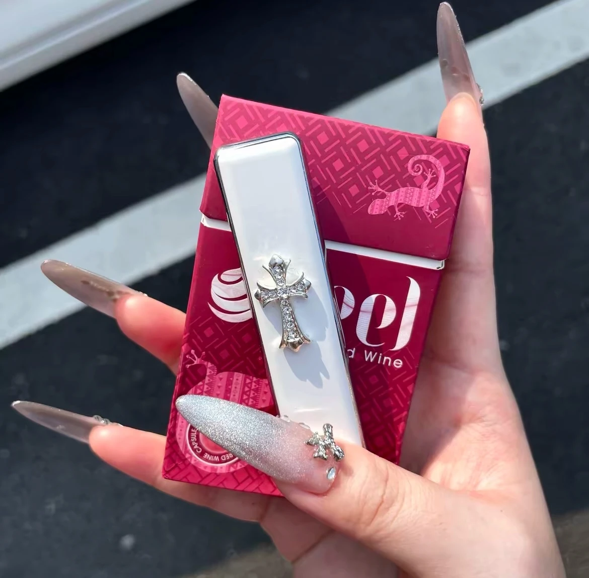 

Original Handmade Design Metal Texture Rechargeable Tungsten Wire Electronic Lighter, Silent and Silent Cigarette Lighter