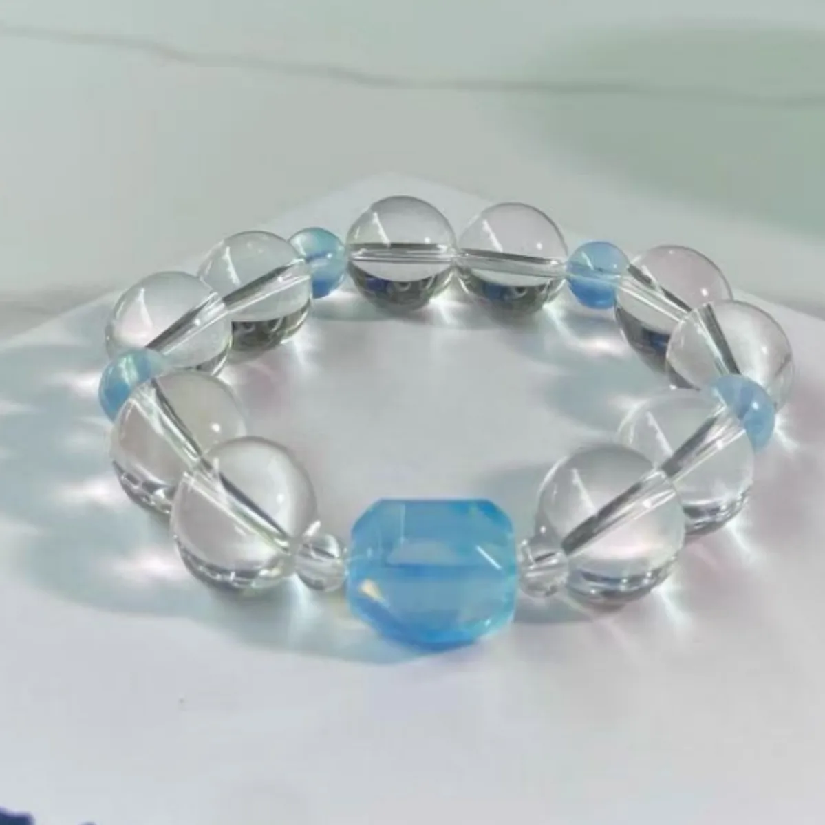 

Natural White Crystal Bracelet, White Crystal Aquamarine with Women's Bracelet Light Luxury Fashion Gift