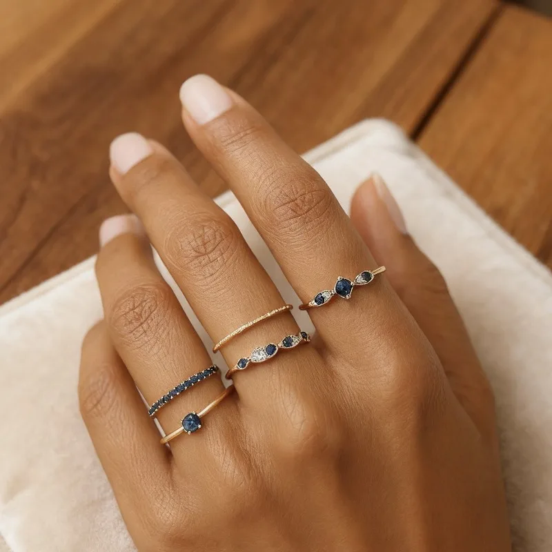 مجموعة جديدة من خمس قطع من الخواتم النسائية، عصرية وفاخرة، مع الزركون الأزرق وإكسسوارات متعددة الاستخدامات