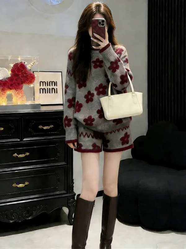 

Gray Knitted Sweater And Shorts Set Soft Fluffy New Year Casual Two-Piece Women's Fashion Autumn Winter New Arrival