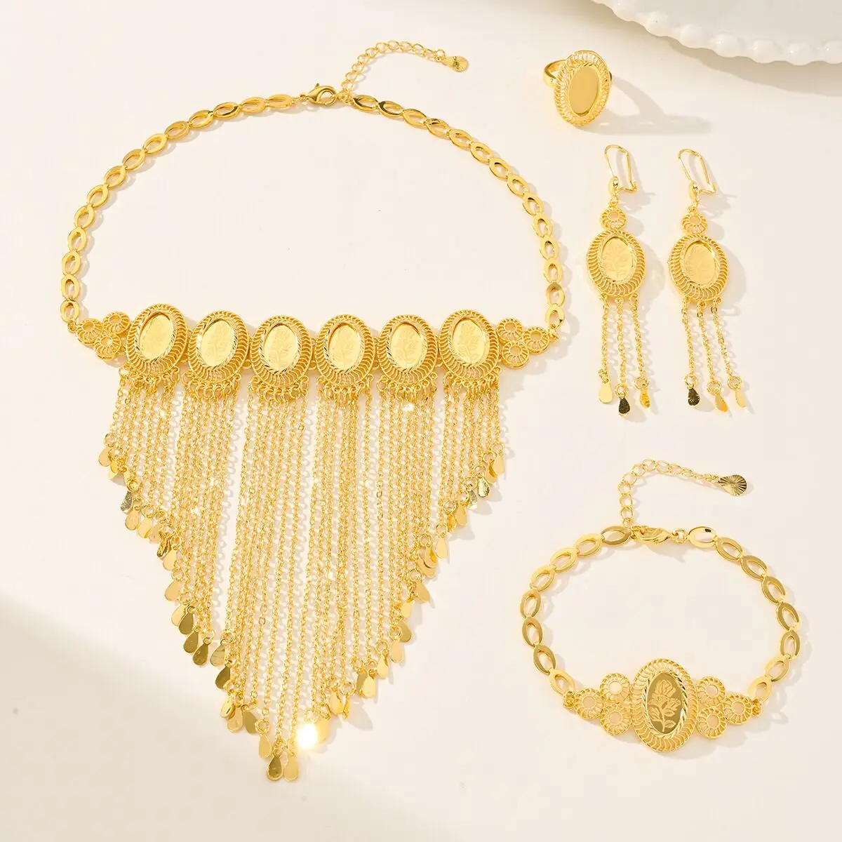 

Fashion Dubai 24K Gold Plated Customized Necklace, Earrings, Rings, Bracelets, Wedding Party Jewelry Set for Lovers DD10743