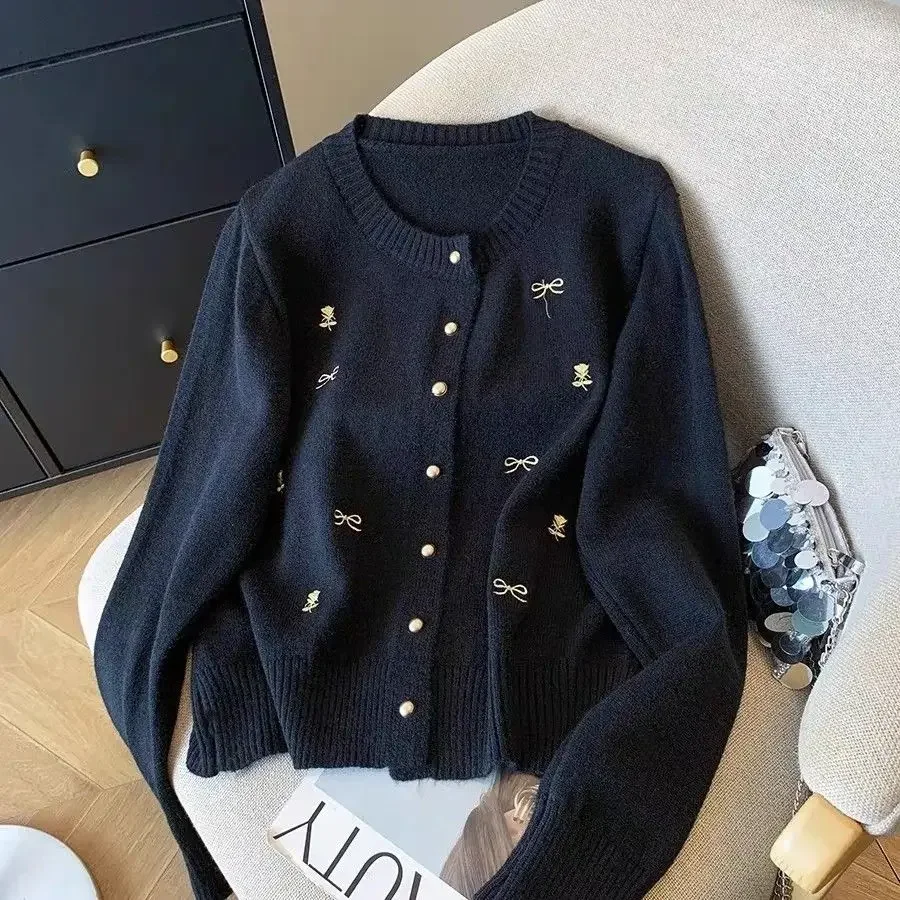 Cardigan en tricot à simple boutonnage pour femmes, manteau coréen, pull doux avec nœud brodé, vêtements à col rond, automne, hiver, printemps