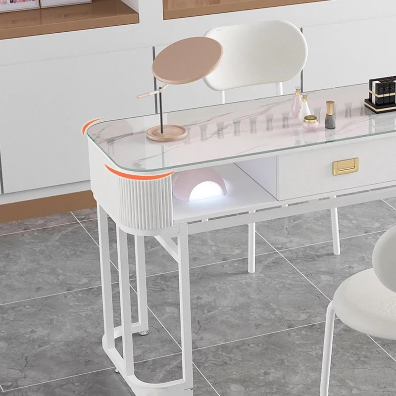 ヨーロッパの高級ネイルテーブル、絶妙な魅力、エレガントなイタリアンネイルデスク、ユニークなデザイン、マニキュアリスト用テーブル、サロン家具