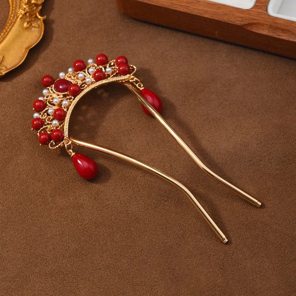 Chinese Style Red Bead Hairpin Vintage Gold-Tone U-Shaped Hair Stick Faux Pearls Gemstone Accents Elegant Hanfu Hair Accessory