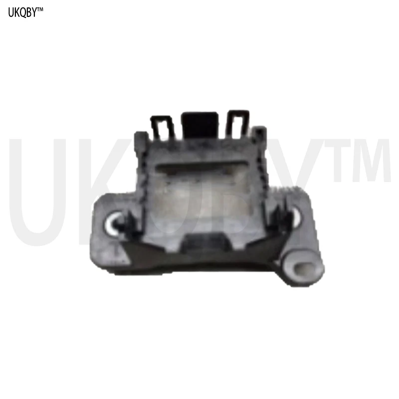 

Bracket on the right 104709800D