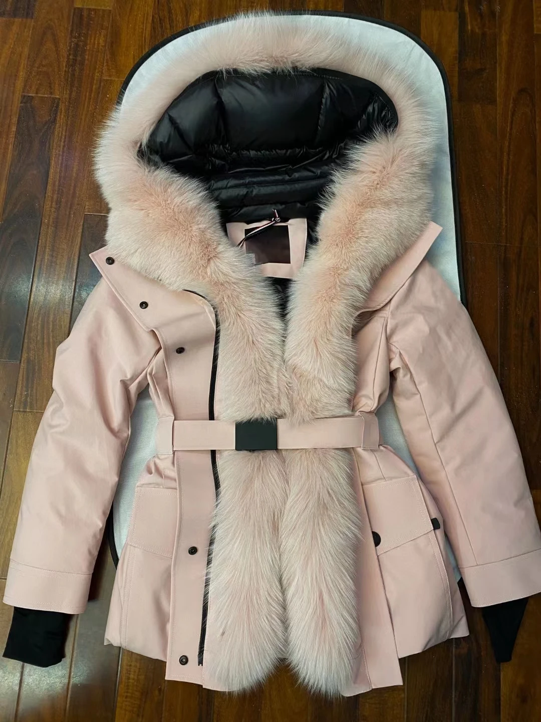 

2022 Winter New Style Big Fox Fur Collar Ski Down Coat Soft Goose Down Fluffy Fur Coat