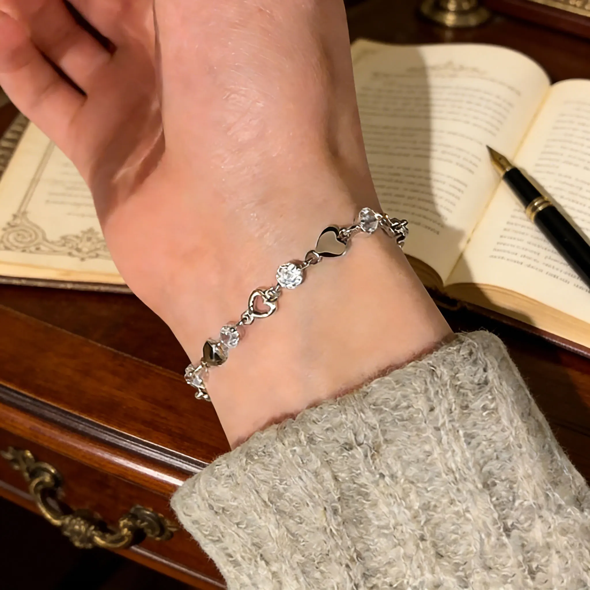 Pulsera de Diamantes con Diseño Exclusivo en Forma de Corazón, 1 Pieza, Estilo Veraniego para Mujer, Ligera, de Lujo, Personalizada, de Alta Gama, para Mejores Amigas