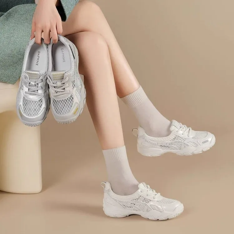 

Women's White Mesh Sneakers Breathable Lightweight Lace-Up Casual Shoes Soft Sole Non-Slip Walking Sneakers for Outdoor Daily