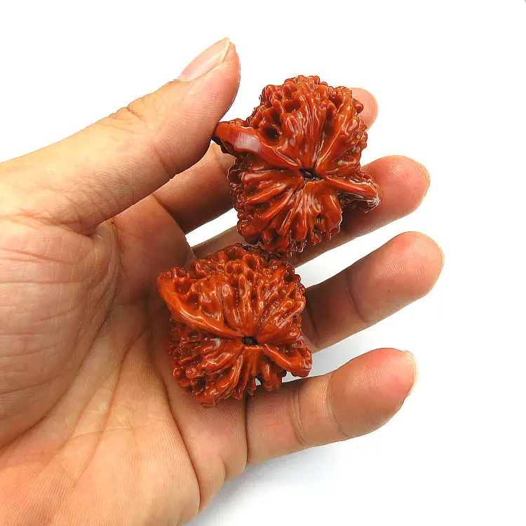 Primary color natural lion head wenwan walnut hand piece