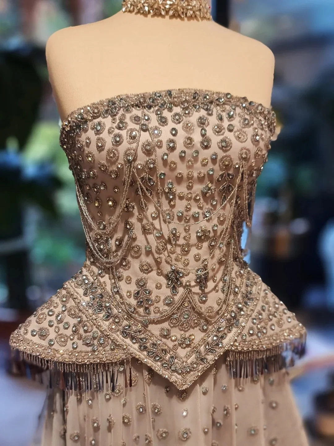 Vestidos de noche personalizados con votos de talla grande, cristales hechos a mano, cuentas, borlas, largo hasta el suelo, sin tirantes, sin mangas, vestidos de medianoche