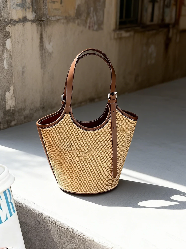 sac-fourre-tout-marron-pour-femme-nouvelle-collection-2026-luxe-minimaliste-haut-de-gamme-sac-de-plage-en-paille-tressee-porte-epaule-ou-croise