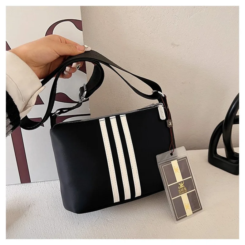 

High-End Women Crossbody Handbag With Detachable Strap For Formal Evening Events And Special Occasions