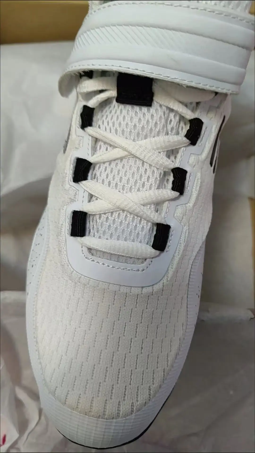 2025 High Quality Abrasion Resistant Table Tennis Shoes Unisex Anti Slip Tennis Shoes Sneakers Baseball Shoes