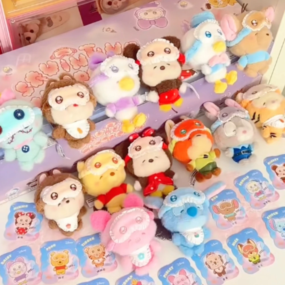 

Squinting Sleepwear Blind Box Cute Stitch Judy Nick Pooh Mickey Dolls Keychain Mystery Box Action Figure Collection Model gifts