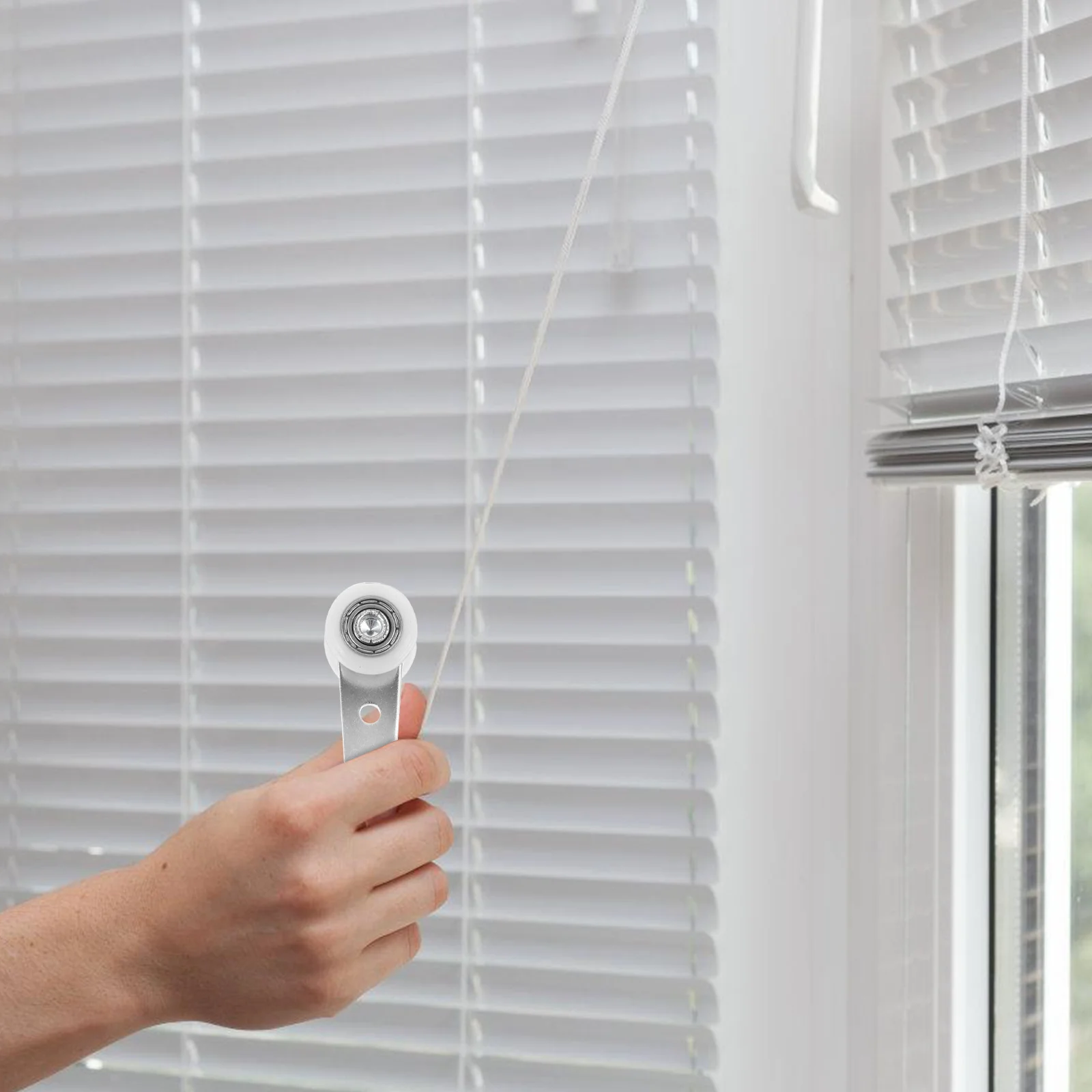 

2Pcs Heavy Duty Curtain Pulley Double Bearing Smooth Operation Strong Load Bearing Capacity Easy Install Nylon Iron Material