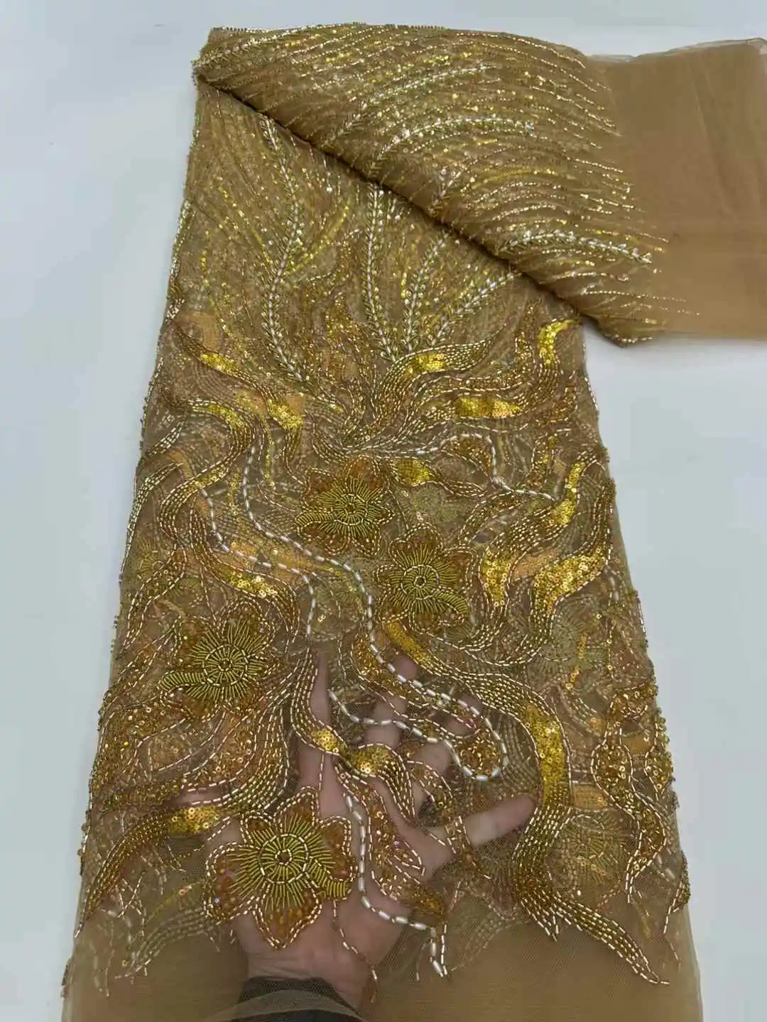 

New Luxury Nigerian African Heavy Beads Sequins Mesh Lace 2025 Bride French Net Lace Fabric Sewing Embroidered Lace Tulle Women