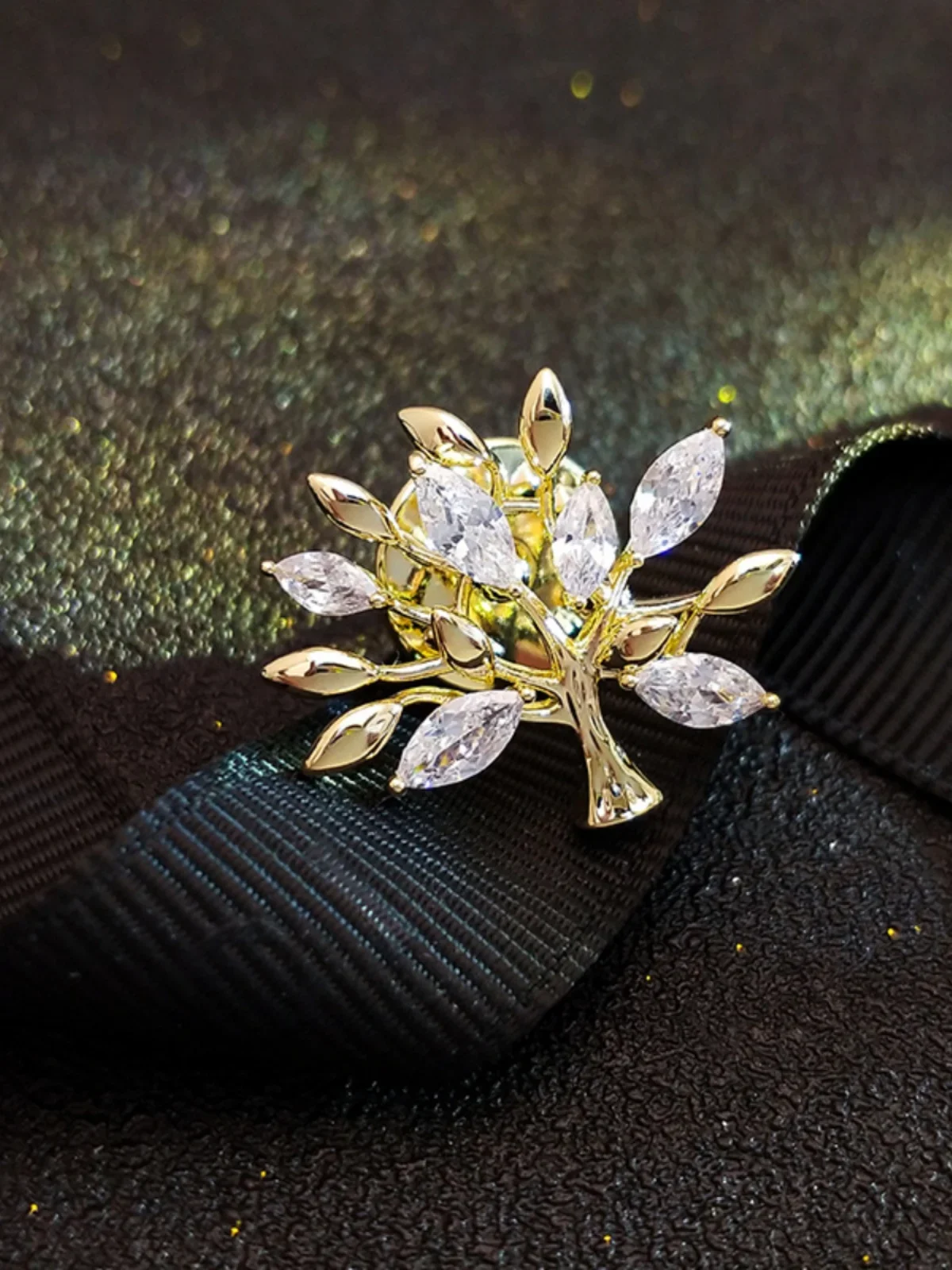 Korean Fashion  Exquisite Inlaid Zircon Leaf Tree of Life Brooches for Women Wedding Party Brooch image 5