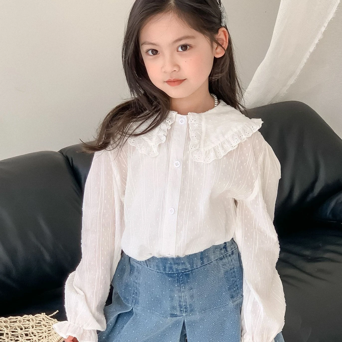 Girls Shirt 2024 Spring New French Style Sweet Temperament Simple All-matching Lace Small Lapel White Jacquard Doll Shirt