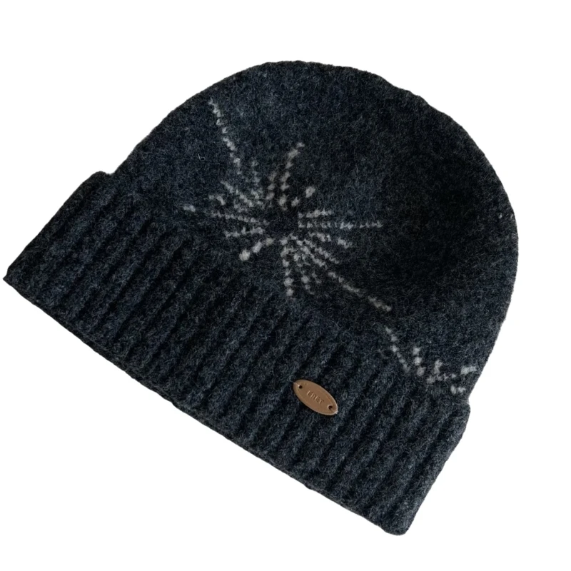 Fashion Snowflake Knitted Hat Acrylic Fiber Pullover Hat with Jacquard Design For Outdoor Activity Adult Winter Headwear
