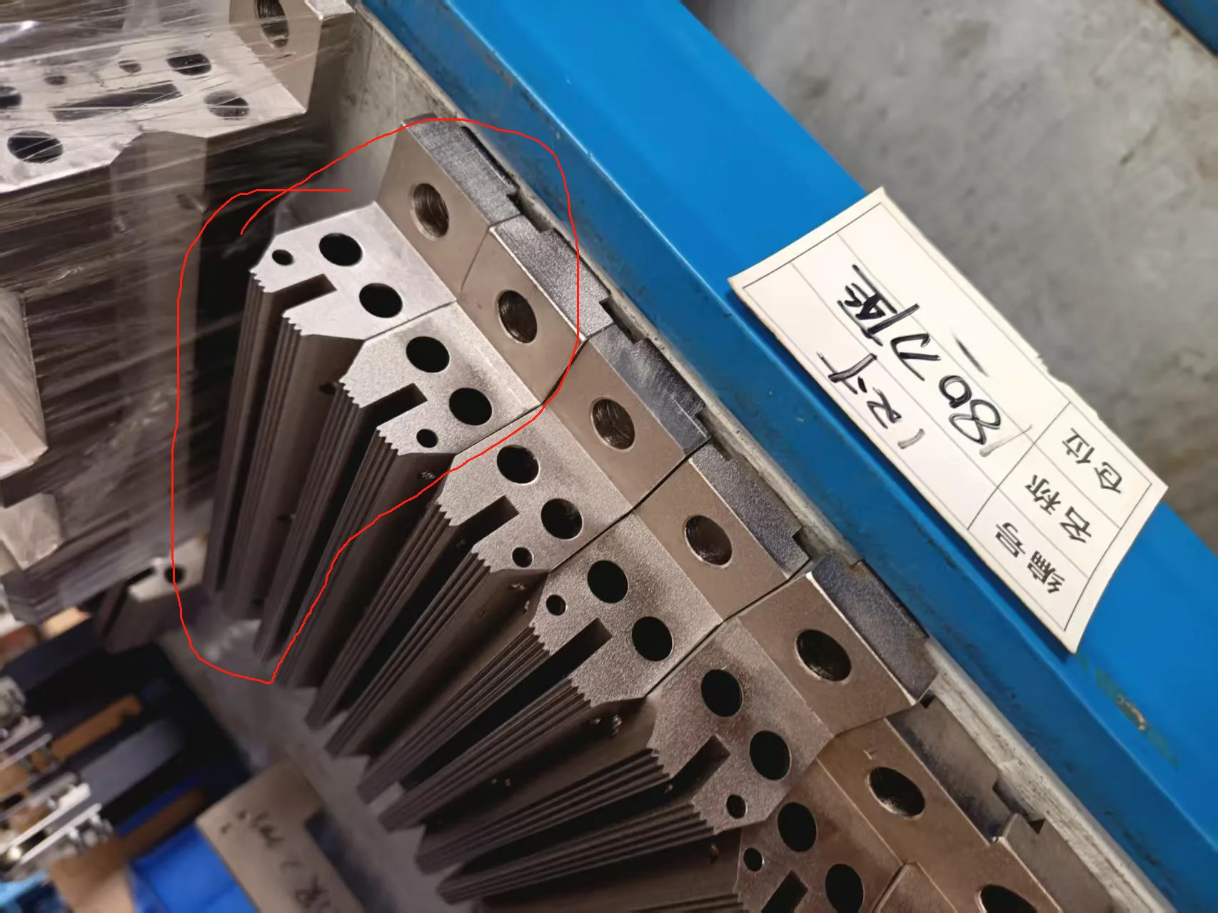 

Пара кронштейнов для упаковочной машины+4 нагревательных трубок+2 пары лезвий