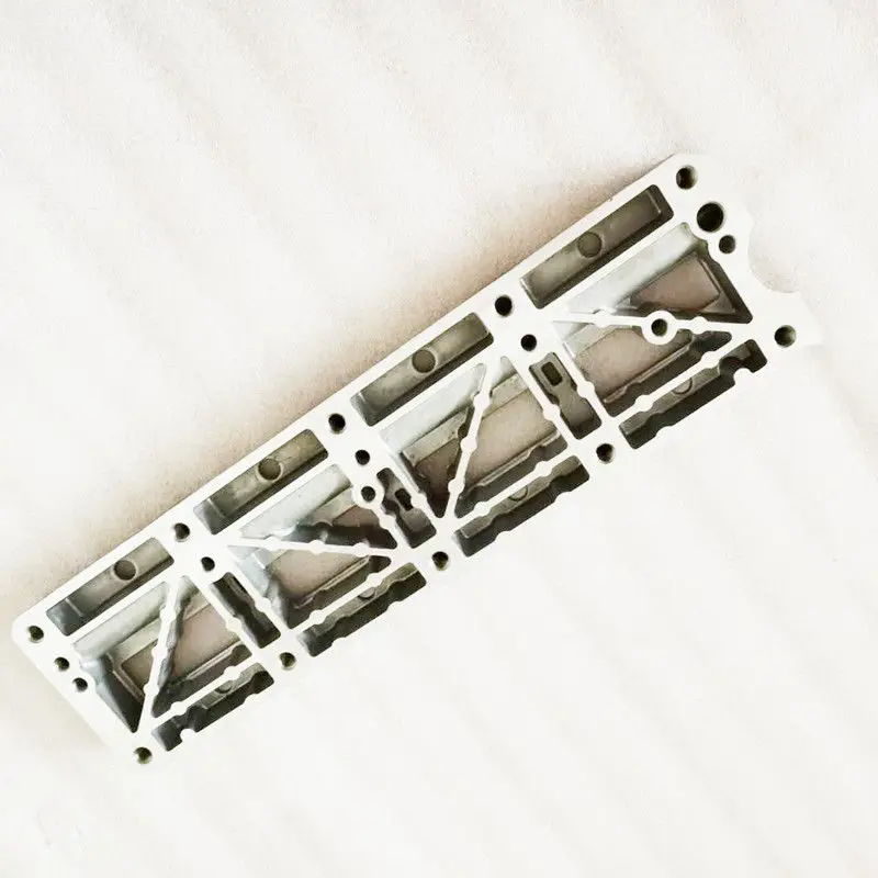 

High quality 1pcs RAIL ASSY-ENG OIL FED for Chinese SAIC ROEWE 550 MG6 750 1.8T engine Auto car motor parts LCN000140