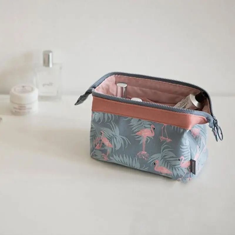 Portable Makeup Bags New Fashion Cosmetic Bag Women Waterproof Flamingo Makeup Bags Travel Organizer Toiletry Kits Beautician