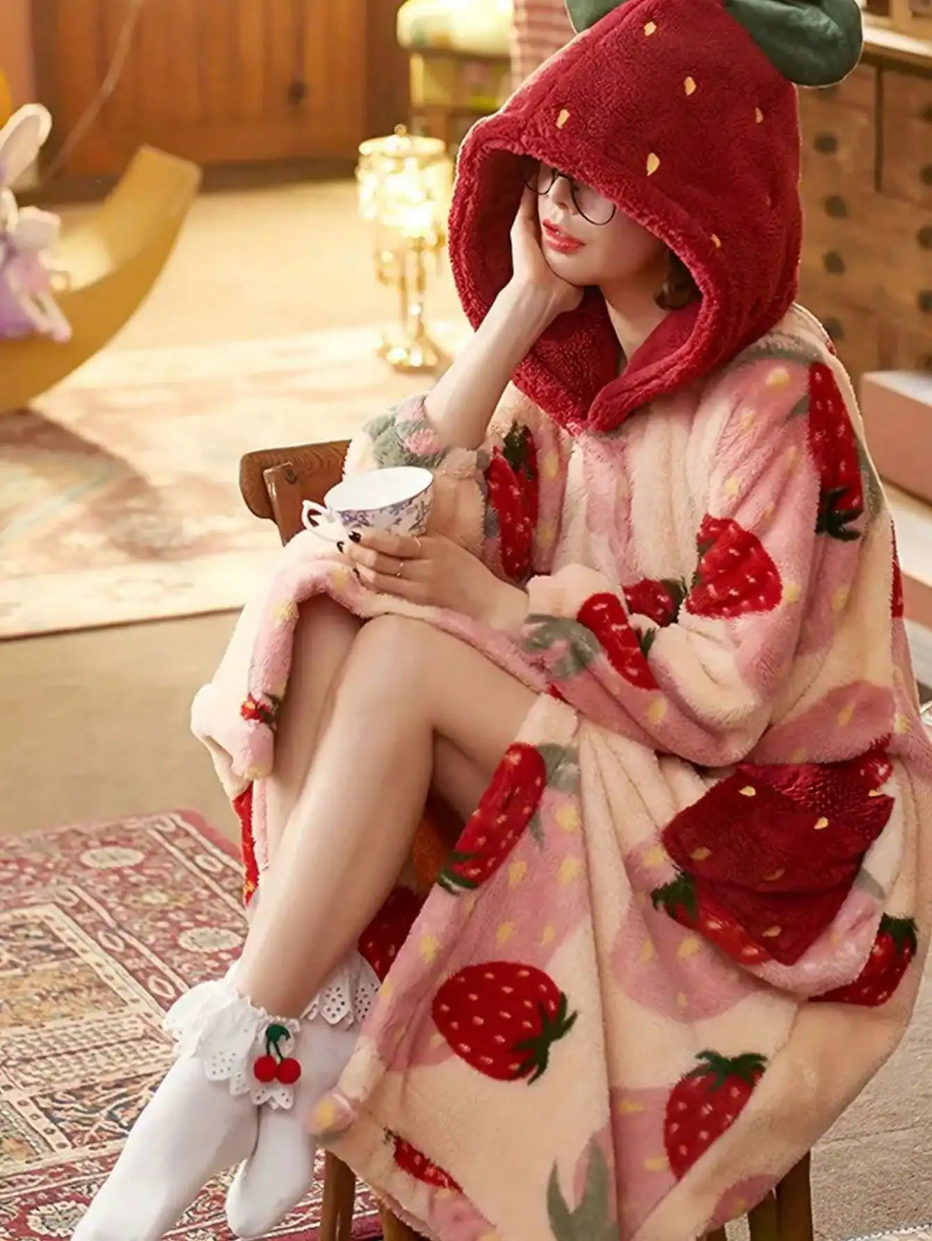 

Strawberry Print Hooded Fleece Robe for Women, Long Sleeve Warm Loungewear with Pockets