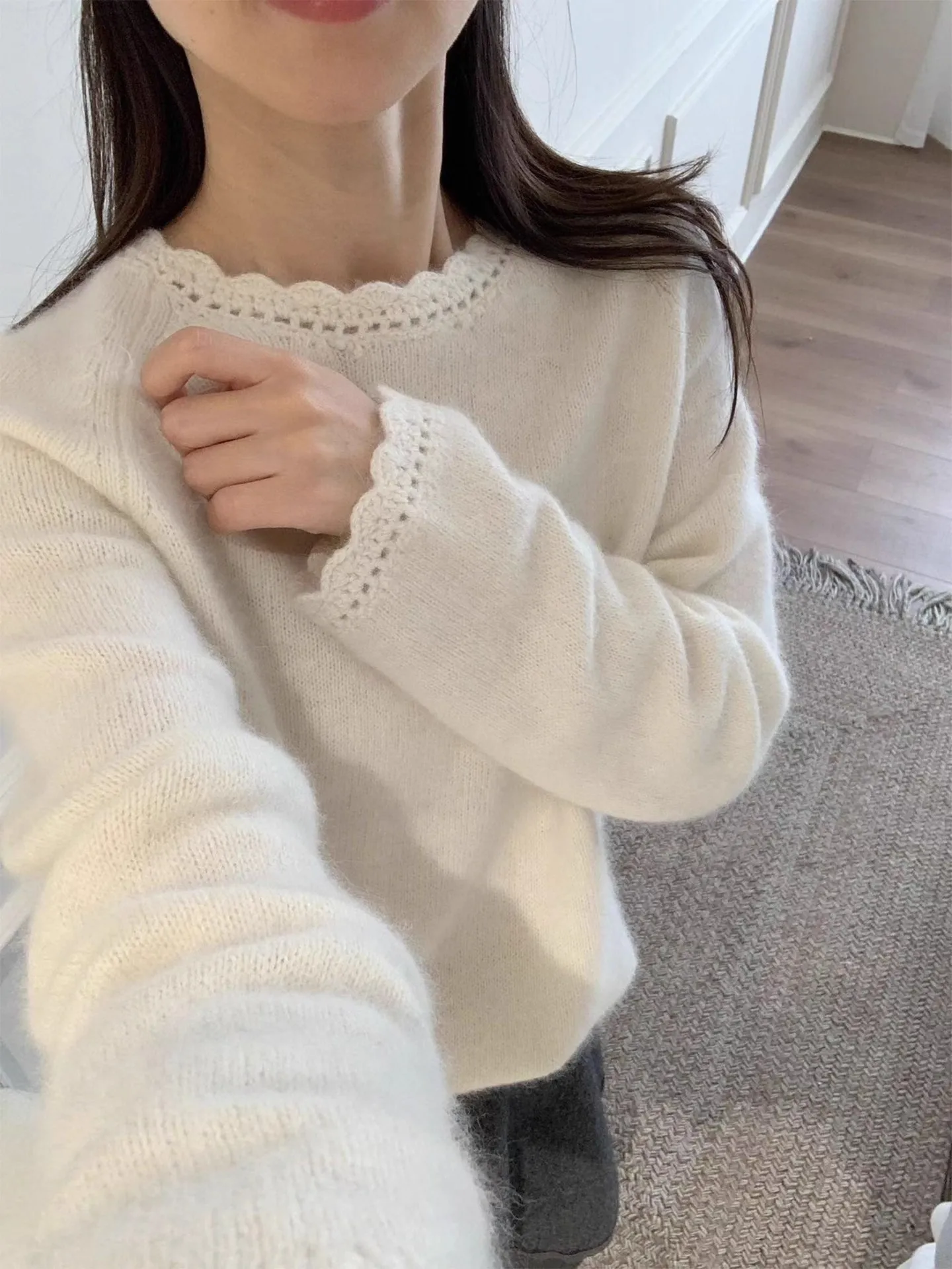 

Korean Sle Women's Long Sve Knitted Base irt Loose Soft Autumn Winter Inner Wear Hollow out Top White Color