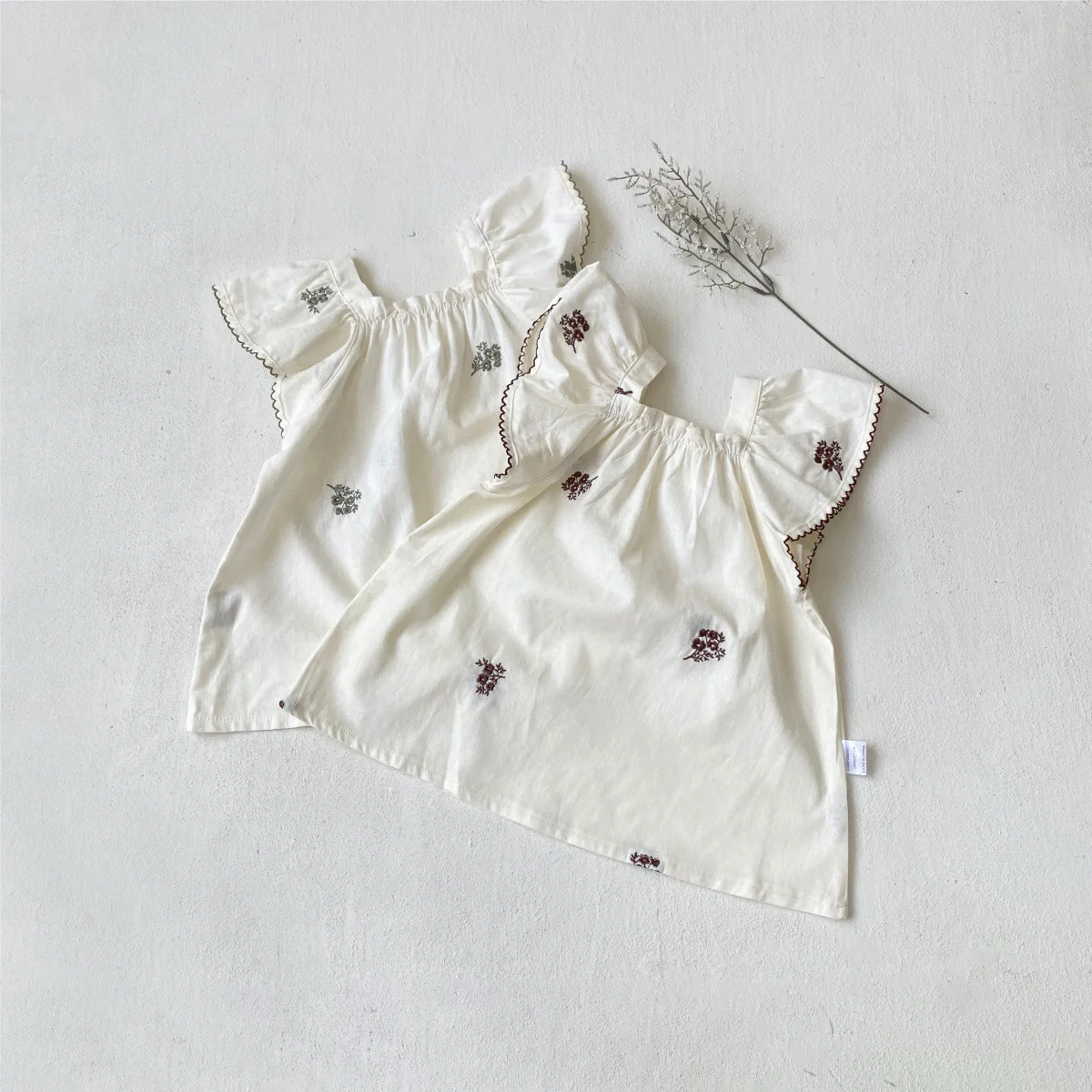 2026 Summer New Baby Girl Flying Sleeve Dress Cotton Girls Cute Flower Embroidery Dress Sweet Princess Dress Toddler Clothes