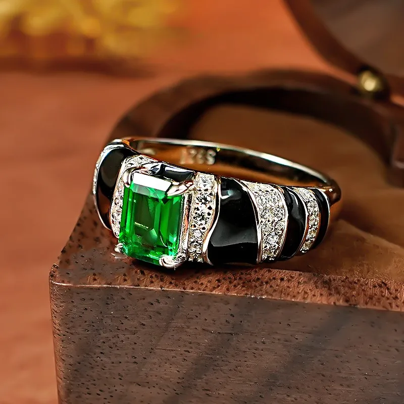 

Fashion Jewelry S925 Sterling Silver Imitation Emerald 5 * 7 Rectangular Ring European and American Instagram Unisex Style