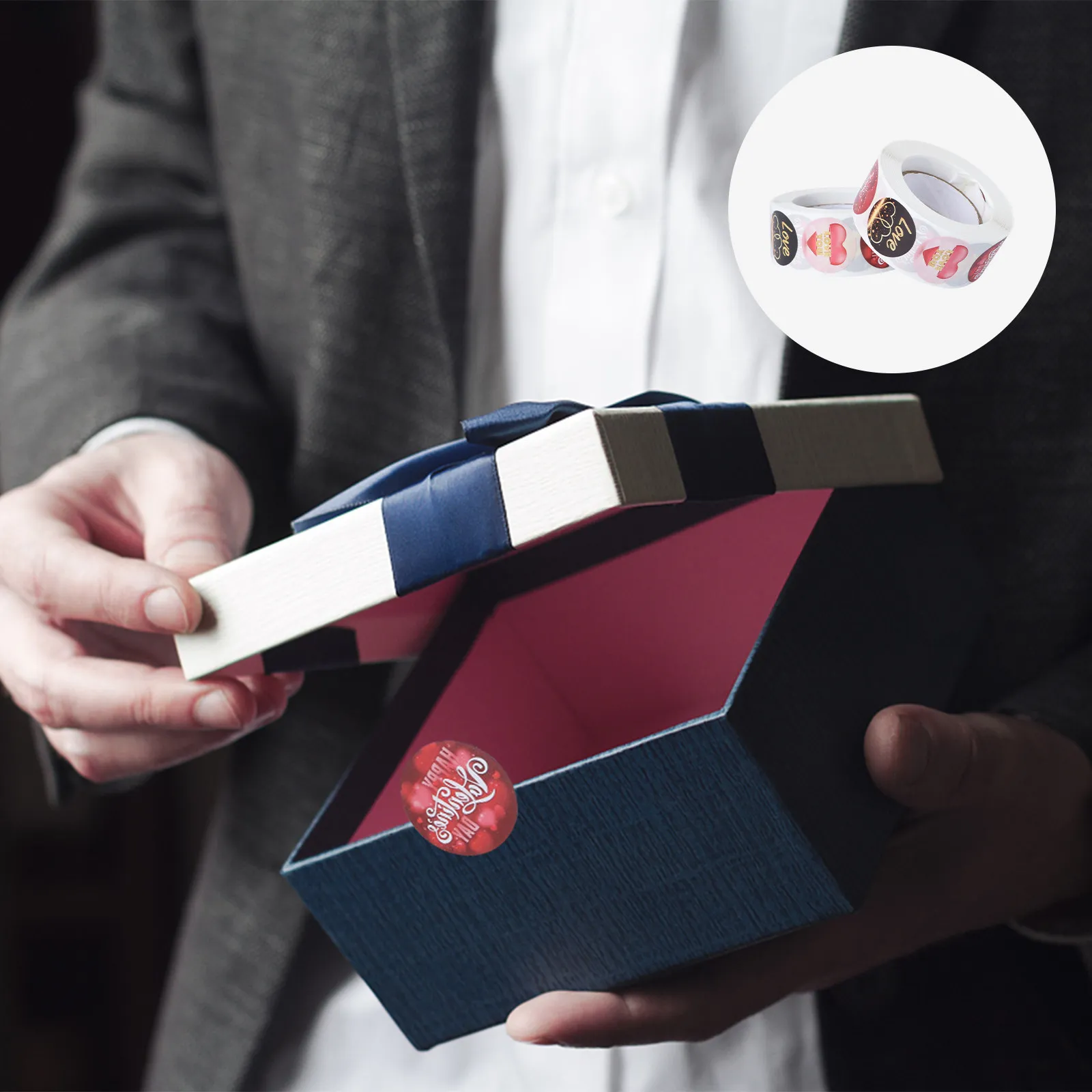 

2 рулона наклеек с сердечками ко Дню святого Валентина, самоклеящиеся декоративные этикетки «Я тебя люблю» для подарочной упаковки, открыток, дневников, скрапбукинга, рукоделия